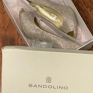 Bandolino Rainaa Peep Toe 6m